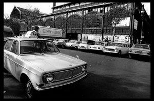 Les halles de Paris tuż przed rozbiórką w sierpniu 1971 (zdjęcie czarno-białe)