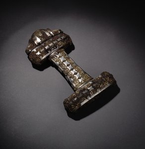 Rękojeść miecza, z Eigg, Szkocja (brąz, srebro, pozłacany i niello) autorstwa Viking