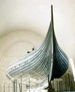 Statek wikingów (drakkar) z Gokstad koło Oslo. Muzeum Oslo Bygdoy, Norwegia.