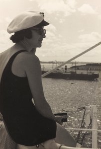 Para na pokładzie statku wycieczkowego "Oceania", z albumu "At the Edge of Oceania 28th July to 10th August 1935".