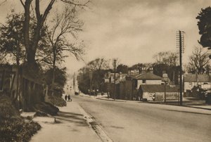 Gdzie rzymska droga do Dover przecina wzgórze strzelców za Blackheath, c1935. autorstwa W. Whiffin