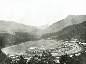 Tor wyścigowy z Morrisons Hill, Hong Kong, 1895. autorstwa W and S Ltd