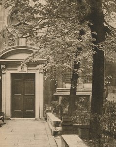 Drzwi południowe kościoła St. Mary Aldermanbury, c1935.