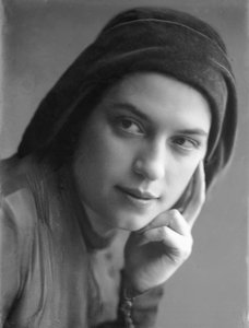 Portret Anity Pittoni, ok. 1940 r. (zdjęcie czarno-białe)