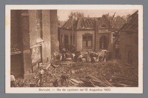 Borculo – Po cyklonie 10 sierpnia 1925 r. autorstwa Weenenk and Snel