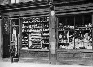 Front lombardu, Bow, Londyn, 1926-1927.