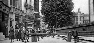 Cmentarz i rogatka św. Pawła, Londyn, 1926-1927.