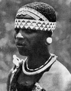 Żona wodza Angoni, Mozambik, Afryka, 1936.