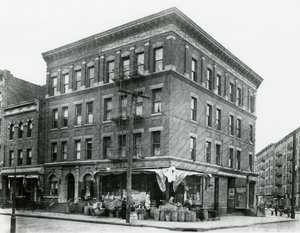 767 East 152. Street, 7 grudnia 1915 autorstwa William Davis Hassler