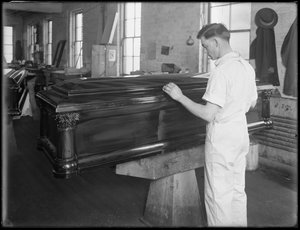 Rewizja trumny, Oneida, Nowy Jork, 3 kwietnia 1916 autorstwa William Davis Hassler
