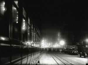Nocny widok w pobliżu Times Square, ok. 1919-20 r. autorstwa William Davis Hassler