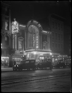 Teatr Idealny na Ósmej Alei, Nowy Jork, 6 stycznia 1917 r. autorstwa William Davis Hassler