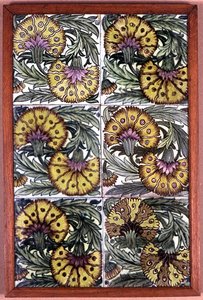 Panel płytek autorstwa William de Morgan