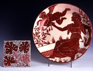 Płytki i naczynia (ceramiczne) autorstwa William de Morgan