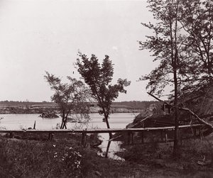Fort Kochanie. Zamaskowana bateria i przeszkoda w James River, ca. 1865.