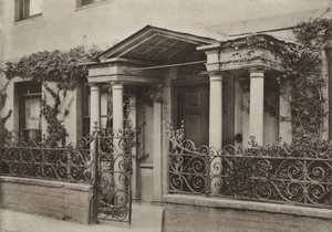 Doorway, arkadowy ganek w Wimborne, Dorset (zdjęcie czarno-białe) autorstwa William Galsworthy Davie