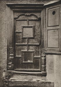 Doorway, Looe Street, Plymouth (zdjęcie czarno-białe) autorstwa William Galsworthy Davie