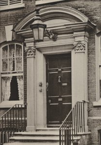 Doorway, Southgate Street, Winchester (zdjęcie czarno-białe) autorstwa William Galsworthy Davie
