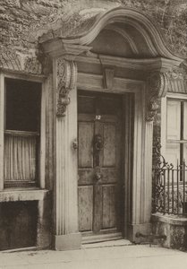 Doorway, Stamford, Northants (zdjęcie czarno-białe) autorstwa William Galsworthy Davie