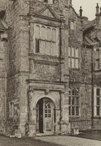 Doorway, The South Doorway, Wakehurst Place, Sussex (zdjęcie czarno-białe) autorstwa William Galsworthy Davie