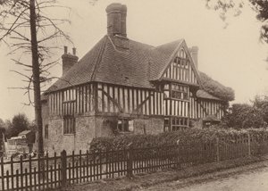 Yew-Tree Farm, niedaleko Beckley i Northiam, Sussex (zdjęcie czarno-białe) autorstwa William Galsworthy Davie