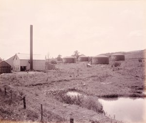 Pompownia ropy naftowej w pobliżu Athens dla Lehigh Valley Railroad autorstwa William H. Rau