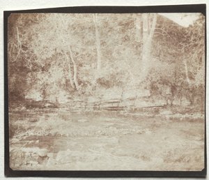 Górski strumyk płynący u stóp zamku Doune autorstwa William Henry Fox Talbot