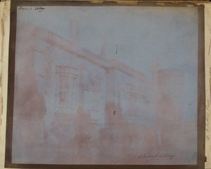 Południowy front opactwa Lacock z wieżą Sharingtona autorstwa William Henry Fox Talbot