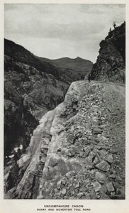 Kaniony Kolorado: Uncompahgre Canon, Ouray i Silverton Toll Road (zdjęcie czarno-białe) autorstwa William Henry Jackson