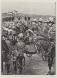 Królewska wizyta w Aldershot, Scots Greys kłusujący obok królowej