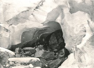 The Rockies: jaskinia lodowa w Wielkim Lodowiec, Mount Sir Donald, Kanada, 1895.
