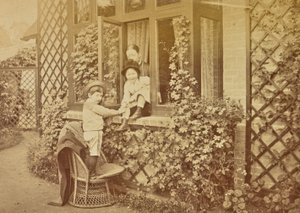 [Dzieci bawiące się przy oknie] autorstwa Willoughby Wallace Hooper