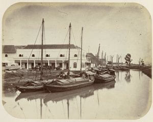 Groote Boom na kanale portowym w Batavii