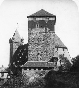 Pięciokątna wieża Funfeckiger Thurm, Kaiserstallung, Norymberga, Niemcy, ok. 1900. autorstwa Wurthle and Sons