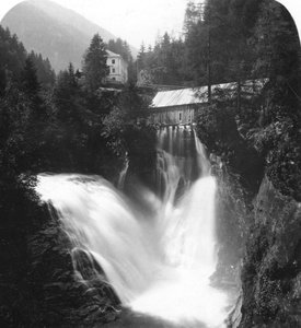 Wodospad w Badgastein, Austria, ok. 1900.