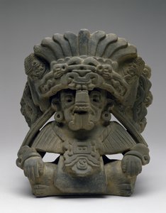 Urna z siedzącym przodkiem, 600-900 n.e. (ceramiczna z poślizgiem)