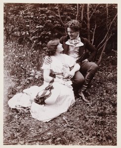 Portret edwardiański, para w XIX-wiecznych strojach