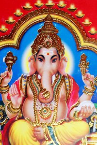 Ganesha lub Ganapati: hinduski bóg z głową słonia.