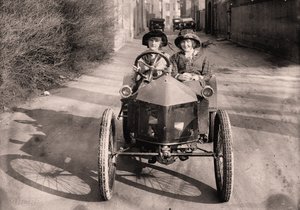 Na przejażdżkę, ok. 1912 (zdjęcie) autorstwa Frederick (attr. to) Barnard