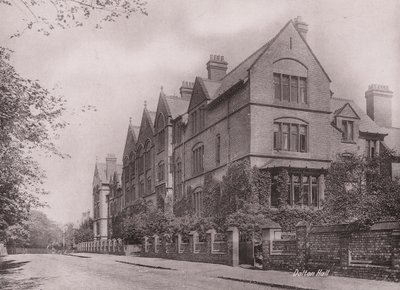 Manchester: Dalton Hall (zdjęcie czarno-białe) autorstwa (after) English photographer