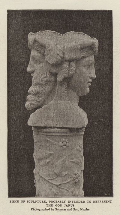 Fragment rzeźby, prawdopodobnie mający przedstawiać boga Janusa (zdjęcie czarno-białe) autorstwa (after) English photographer