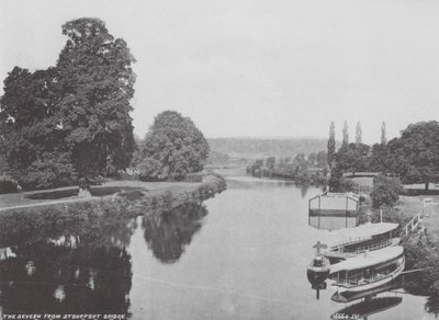 Rzeka Severn z mostu Stourport (zdjęcie czarno-białe) autorstwa (after) English photographer