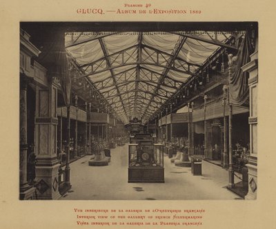 Widok wnętrza galerii francuskiego srebra (zdjęcie czarno-białe) autorstwa (after) French Photographer