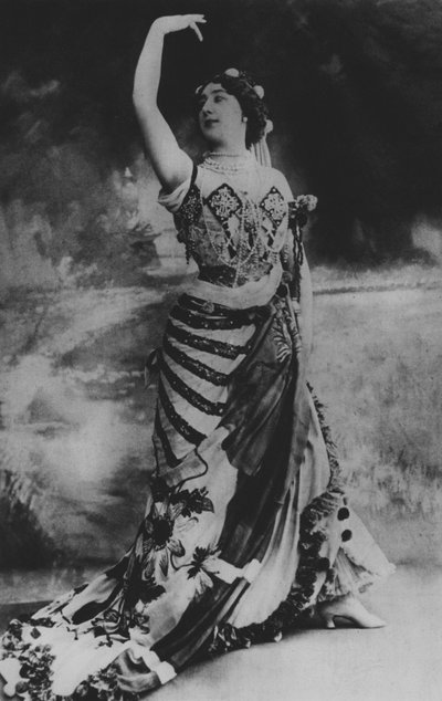 La Belle Otero (zdjęcie czarno-białe) autorstwa (after) French Photographer