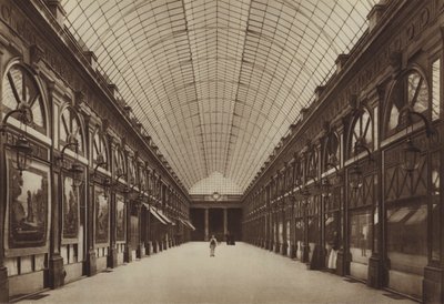 Galeria Orleans w Palais-Royal (zdjęcie czarno-białe) autorstwa (after) French Photographer