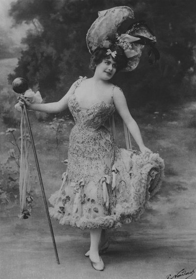 Marcelle Irven (zdjęcie czarno-białe) autorstwa (after) French Photographer