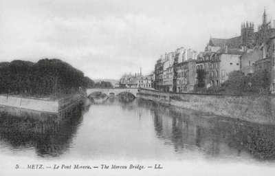 Metz: Pont Moreau (zdjęcie czarno-białe) autorstwa (after) French Photographer