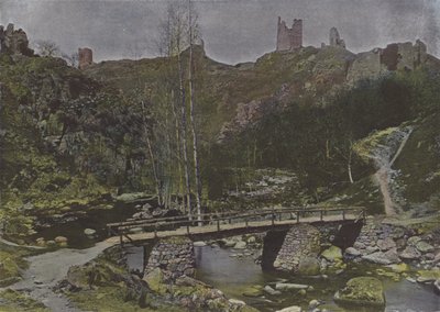 Ruines de Crozant (kolorowe zdjęcie) autorstwa (after) French Photographer