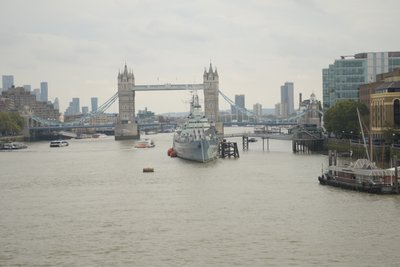 Most Londyński nad Tamizą w samym sercu Londynu autorstwa Albert Mansour