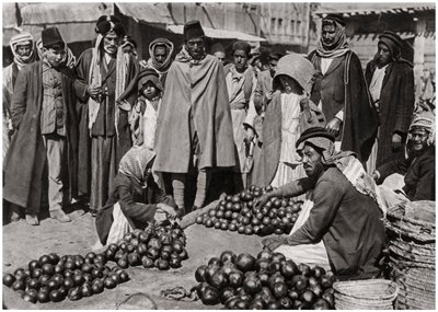 Targ owocowy w Bagdadzie, Irak, 1925 autorstwa A. Kerim